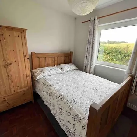 Holiday home Harbour View Cottage, Rochespoint, Cork Harbour *