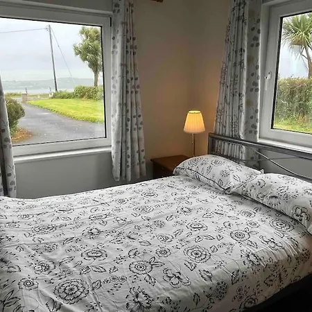 Harbour View Cottage, Rochespoint, Cork Harbour Holiday home Midleton