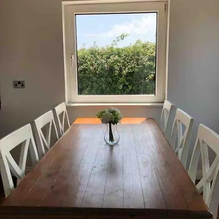 Harbour View Cottage, Rochespoint, Cork Harbour Holiday home *