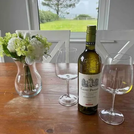 Harbour View Cottage, Rochespoint, Cork Harbour *