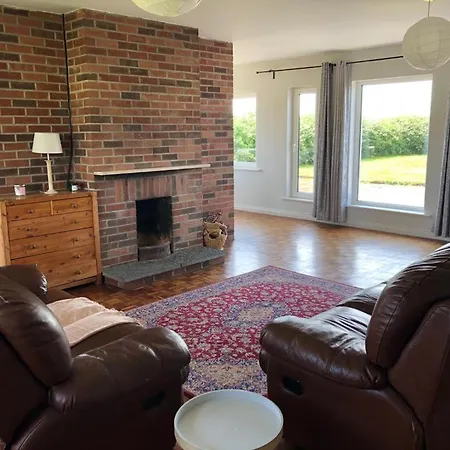 Harbour View Cottage, Rochespoint, Cork Harbour *