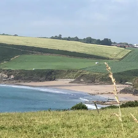 Harbour View Cottage, Rochespoint, Cork Harbour * Midleton