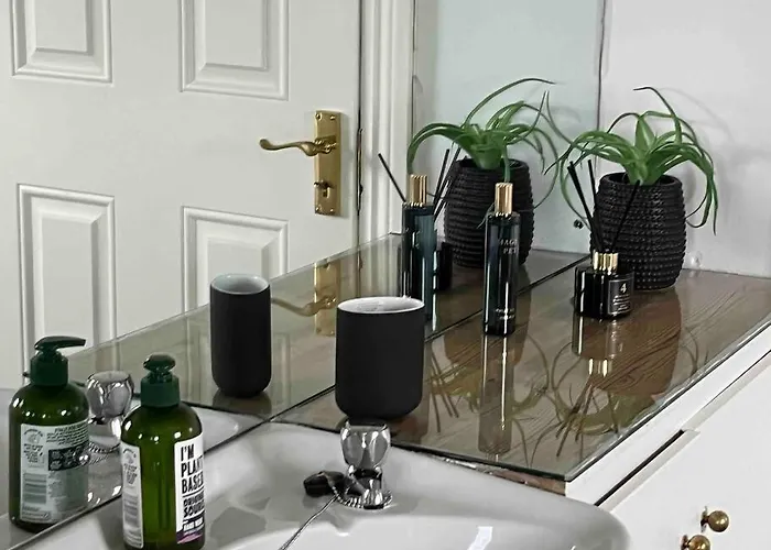 Harbour View Cottage, Rochespoint, Cork Harbour