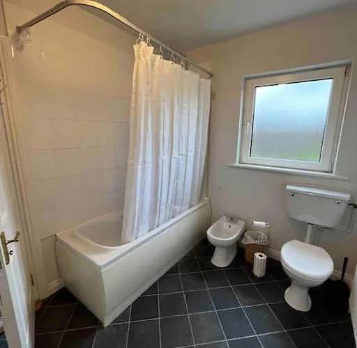 Harbour View Cottage, Rochespoint, Cork Harbour Мидлтон