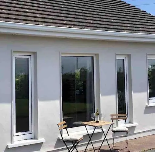 Harbour View Cottage, Rochespoint, Cork Harbour Midleton