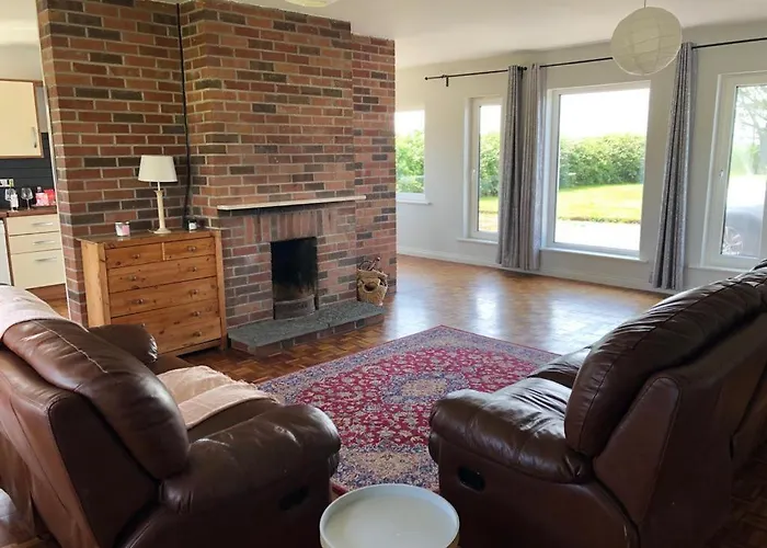 Harbour View Cottage, Rochespoint, Cork Harbour *